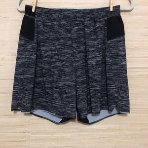 Men’s Black & Gray Drawstring Surge lined Running Athletic 6” Shorts Medium